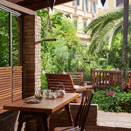 Palm Gallery Garden House 호텔