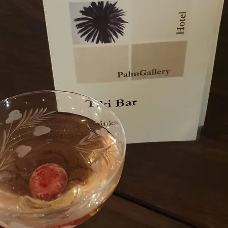 Palm Gallery Garden House מלון 3*