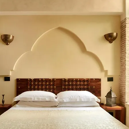 מלון Palm Gallery Garden House 3*