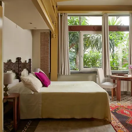 Palm Gallery Garden House מלון